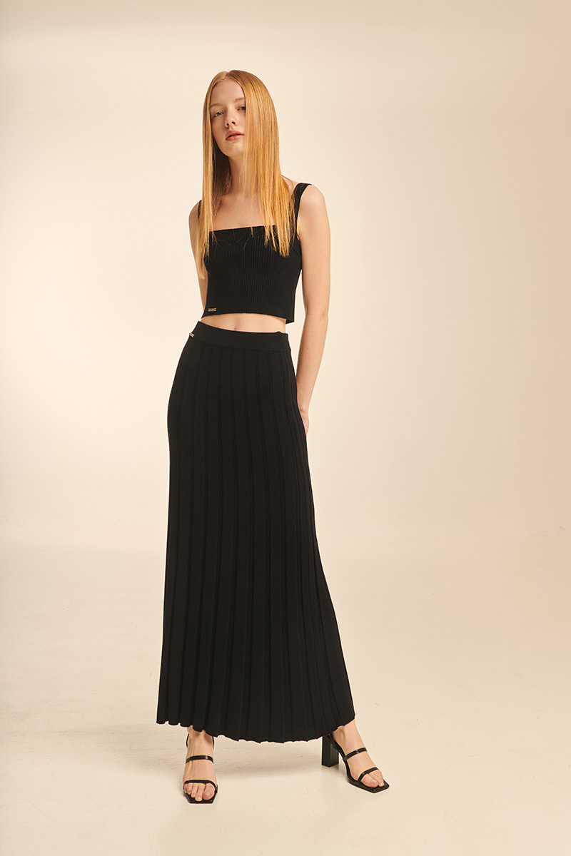 PLISSE KNIT SKIRT – COMBOS KNITWEAR