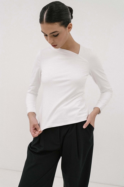 THE EXTRA HOT TOP – 4TAILORS