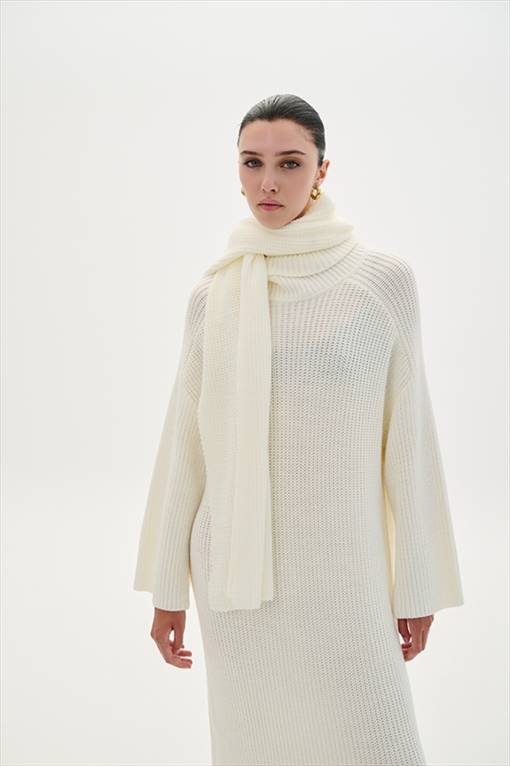 MONOCHROME SCARF – COMBOS KNITWEAR