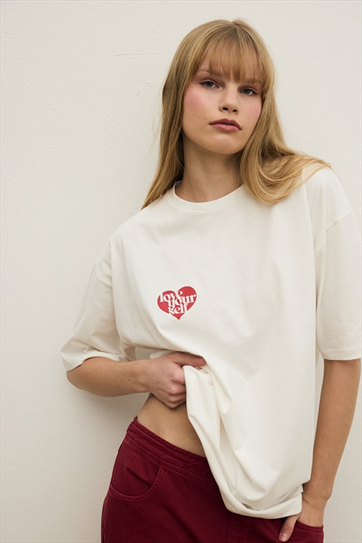 LOVE YOURSELF TEE – COMBOS KNITWEAR
