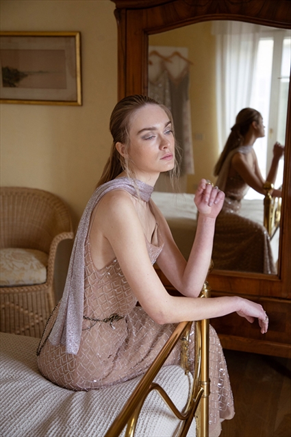 GROUND SHAWL – NIDODILEDA