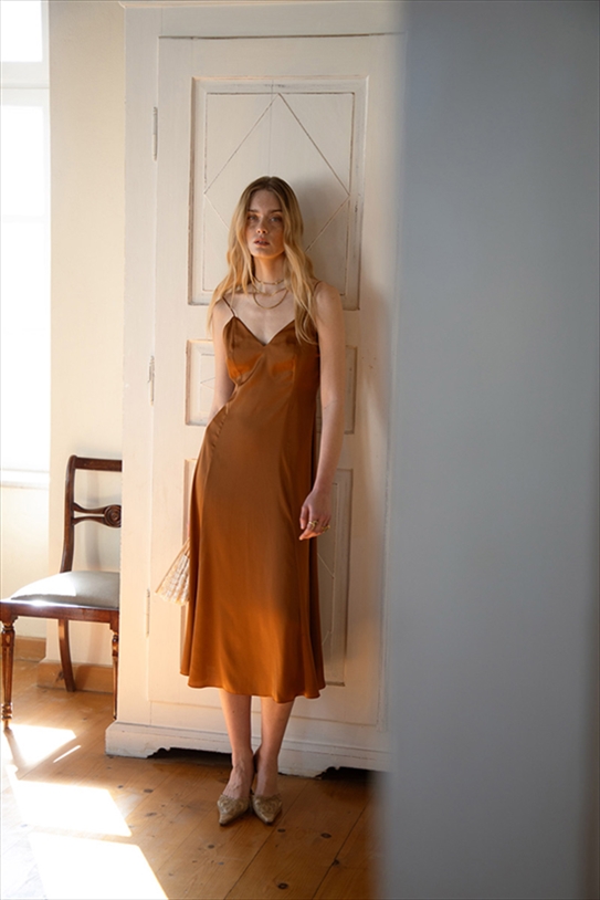 LIRIA DRESS – NIDODILEDA